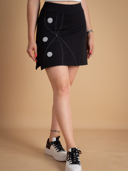 KRATKE HLAČE S SUKNJOM SELA CRNE