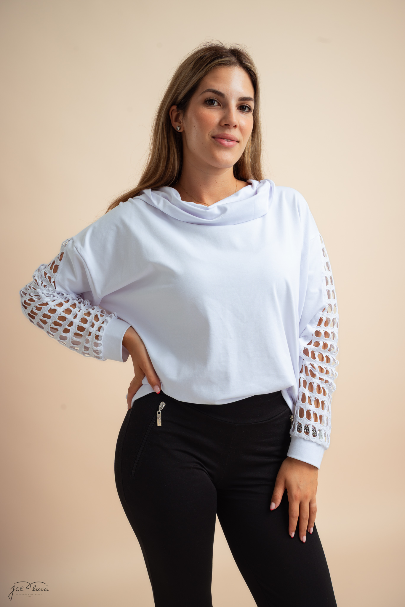 PULOVER BRUNI BIJELI